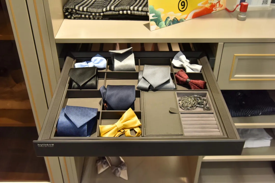 廣州建博會 | 領(lǐng)尚家居發(fā)掘生活之美，打造潮流智能家居