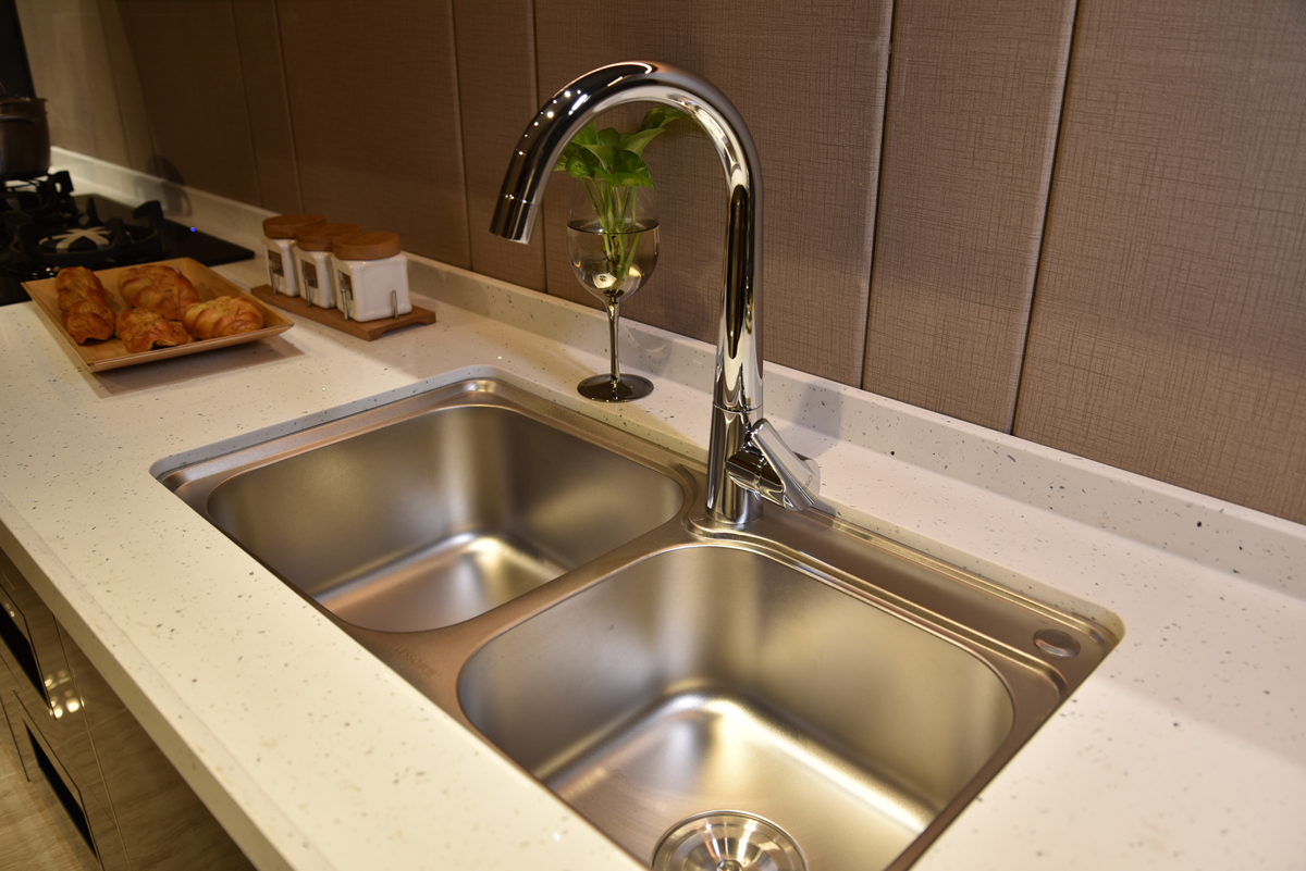 水槽是臺上盆還是臺下盆更好？